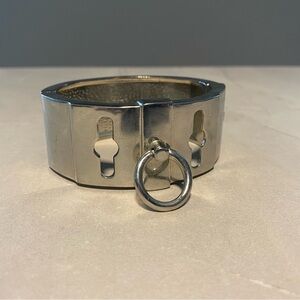 Silver Metal Bracelet with Keyhole Design